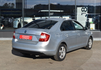 Подержанный автомобиль Skoda Rapid Liftback 2017 года (5 фото)