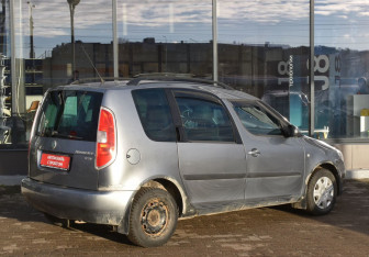Подержанный автомобиль Skoda Roomster 2011 года (5 фото)