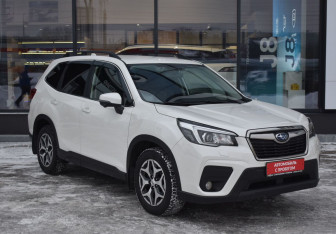 Подержанный автомобиль Subaru Forester Suv 2019 года (3 фото)
