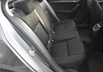 Подержанный автомобиль Skoda Octavia Liftback 2018 года (11 фото)