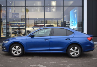 Подержанный автомобиль Skoda Octavia Liftback 2021 года (8 фото)