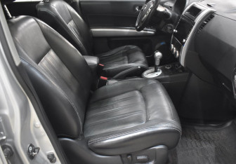 Подержанный автомобиль Nissan X-Trail 2012 года (10 фото)