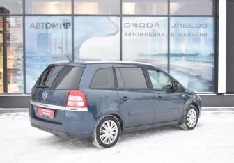 Подержанный автомобиль Opel Zafira Compactvan 2012 года (5 фото)