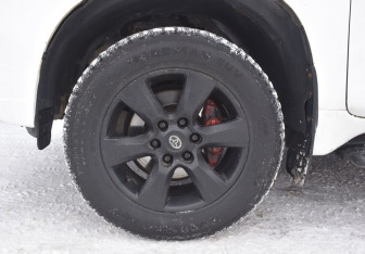 Подержанный автомобиль Toyota Land Cruiser Prado 2017 года (9 фото)