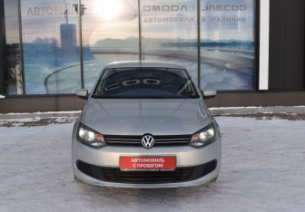 Подержанный автомобиль Volkswagen Polo Sedan 2012 года (2 фото)