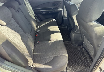 Подержанный автомобиль Hyundai Tucson 2008 года (10 фото)