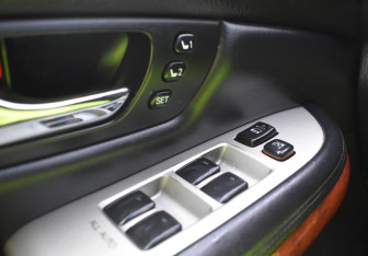 Подержанный автомобиль Lexus RX 2007 года (14 фото)