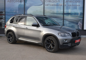 Подержанный автомобиль BMW X5 2007 года (3 фото)