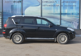 Подержанный автомобиль Peugeot 4007 2008 года (4 фото)