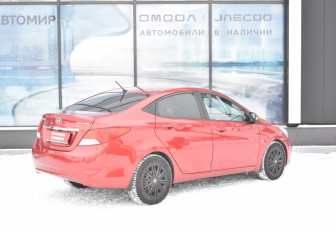 Подержанный автомобиль Hyundai Solaris Sedan 2012 года (5 фото)
