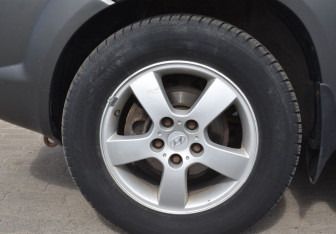Подержанный автомобиль Hyundai Tucson 2007 года (9 фото)