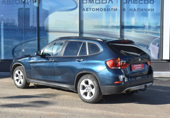 Подержанный автомобиль BMW X1 2012 года (7 фото)