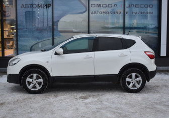 Подержанный автомобиль Nissan Qashqai 2013 года (8 фото)