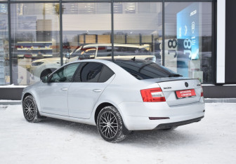 Подержанный автомобиль Skoda Octavia Liftback 2013 года (7 фото)