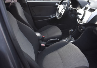 Подержанный автомобиль Hyundai Solaris Sedan 2013 года (10 фото)