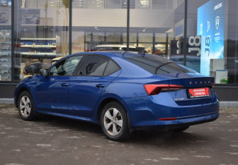 Подержанный автомобиль Skoda Octavia Liftback 2021 года (7 фото)