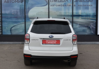 Подержанный автомобиль Subaru Forester Suv 2018 года (6 фото)