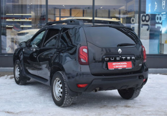 Подержанный автомобиль Renault Duster 2020 года (7 фото)