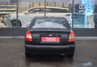 Подержанный автомобиль Hyundai Accent Sedan 2008 года (6 фото)