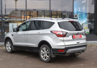 Подержанный автомобиль Ford Kuga 2018 года (7 фото)