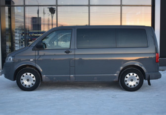 Подержанный автомобиль Volkswagen Caravelle 2011 года (8 фото)