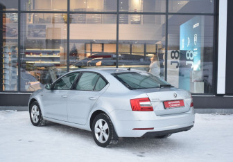 Подержанный автомобиль Skoda Octavia Liftback 2019 года (7 фото)