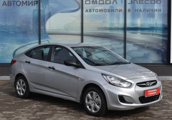 Подержанный автомобиль Hyundai Solaris Sedan 2011 года (3 фото)