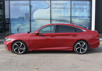 Подержанный автомобиль Honda Accord Sedan 2020 года (8 фото)