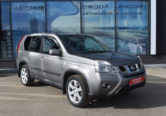 Подержанный автомобиль Nissan X-Trail 2011 года (3 фото)