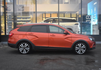 Подержанный автомобиль LADA (ВАЗ) Vesta Wagon 2019 года (4 фото)
