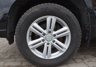 Подержанный автомобиль Toyota Land Cruiser Prado 2015 года (9 фото)