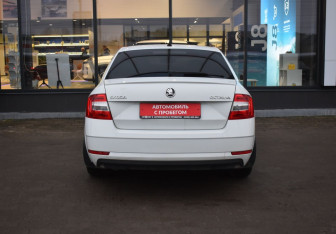 Подержанный автомобиль Skoda Octavia Liftback 2020 года (6 фото)