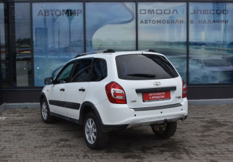 Подержанный автомобиль LADA (ВАЗ) Kalina Wagon 2017 года (7 фото)