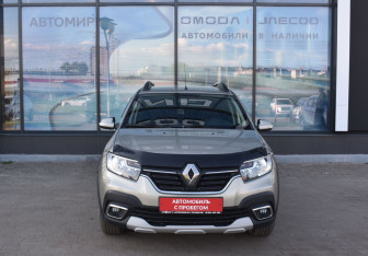 Подержанный автомобиль Renault Sandero 2020 года (2 фото)