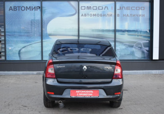 Подержанный автомобиль Renault Logan Sedan 2006 года (6 фото)