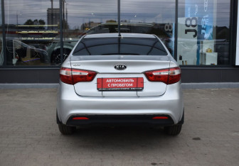 Подержанный автомобиль Kia Rio Sedan 2013 года (6 фото)