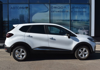 Подержанный автомобиль Renault Kaptur 2017 года (4 фото)