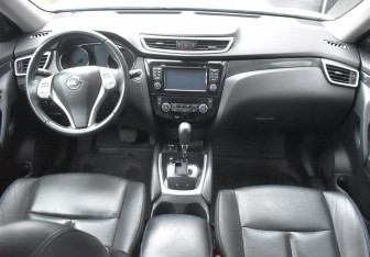 Подержанный автомобиль Nissan X-Trail 2015 года (12 фото)