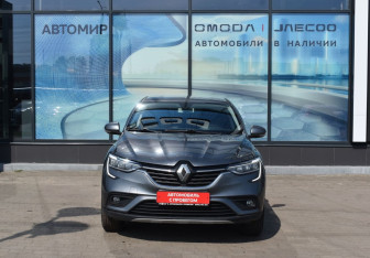Подержанный автомобиль Renault Arkana 2021 года (2 фото)