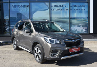 Подержанный автомобиль Subaru Forester Suv 2019 года (3 фото)