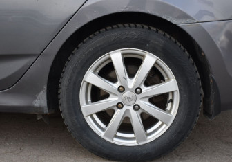 Подержанный автомобиль Hyundai Solaris Sedan 2013 года (9 фото)