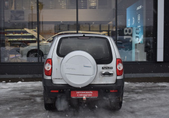 Подержанный автомобиль Chevrolet Niva 2009 года (6 фото)