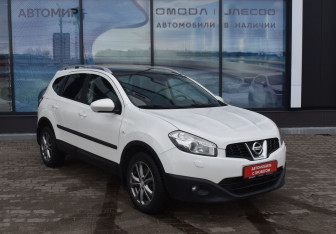 Подержанный автомобиль Nissan Qashqai+2 2013 года (3 фото)