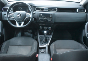 Подержанный автомобиль Renault Duster 2021 года (11 фото)