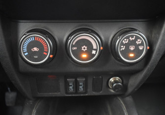 Подержанный автомобиль Mitsubishi ASX 2017 года (14 фото)