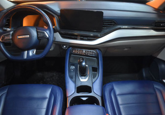 Подержанный автомобиль Haval F7 2022 года (12 фото)