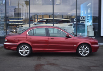 Подержанный автомобиль Jaguar X-Type Sedan 2006 года (4 фото)