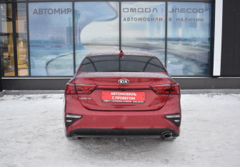 Подержанный автомобиль Kia Cerato Sedan 2021 года (6 фото)