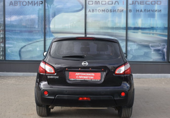 Подержанный автомобиль Nissan Qashqai 2013 года (6 фото)