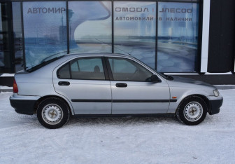 Подержанный автомобиль Honda Civic Hatchback 1997 года (4 фото)